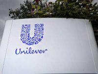 СМИ узнали о планах Unilever купить компанию Джессики Альбы за $1 млрд